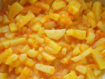 Картофель тушеный с морковкой